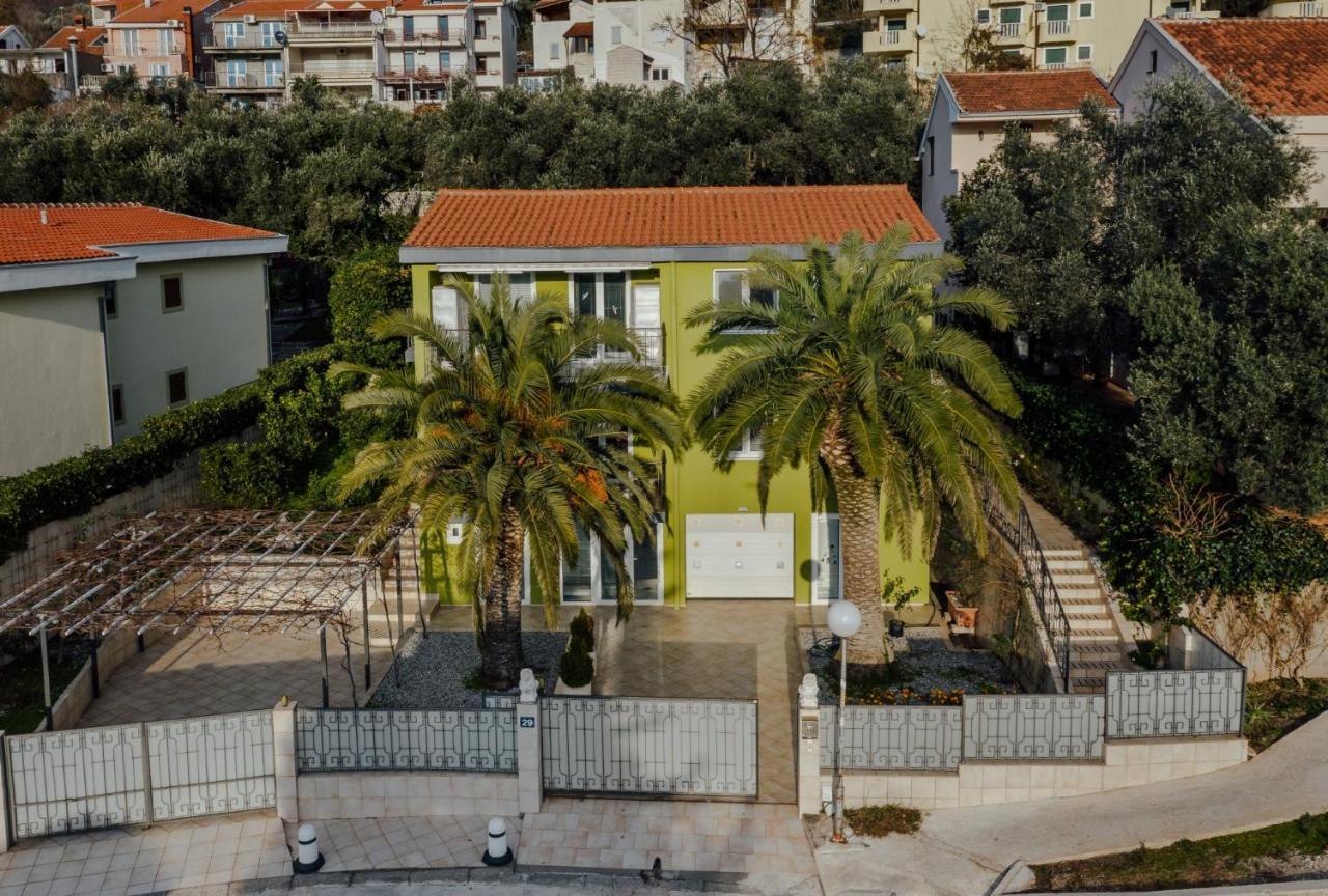 Palm Point * Petrovac