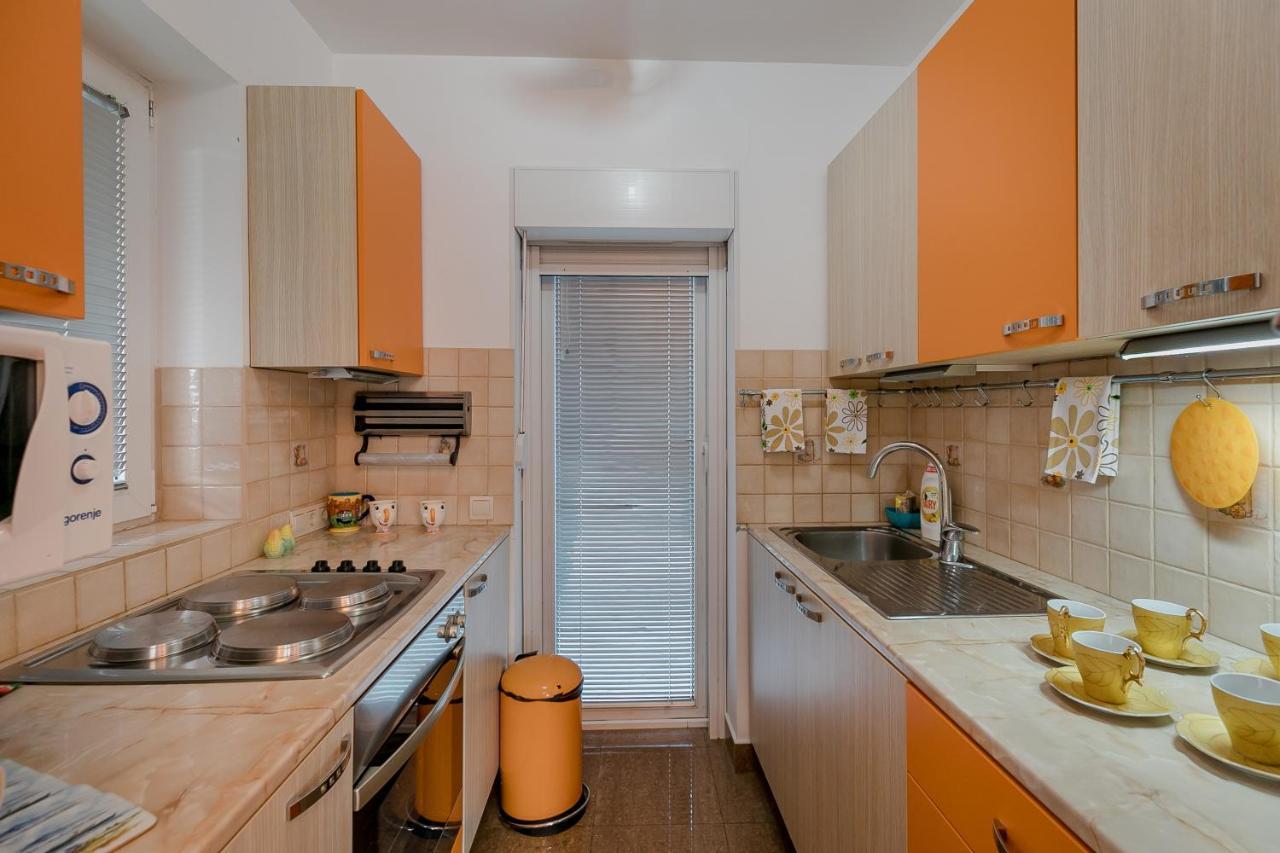 Palm Point Apartment